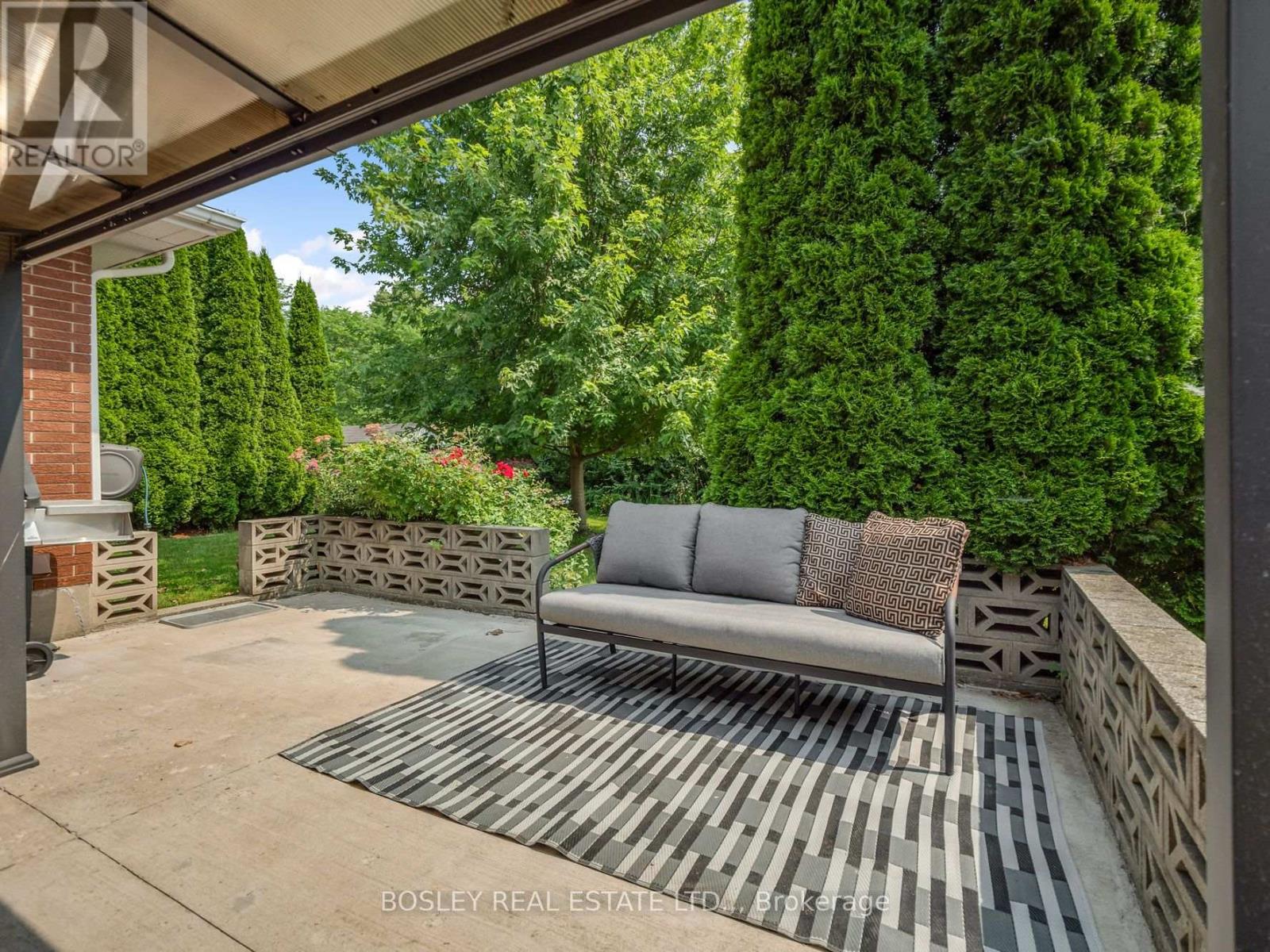 6 SAMUEL COURT - 25