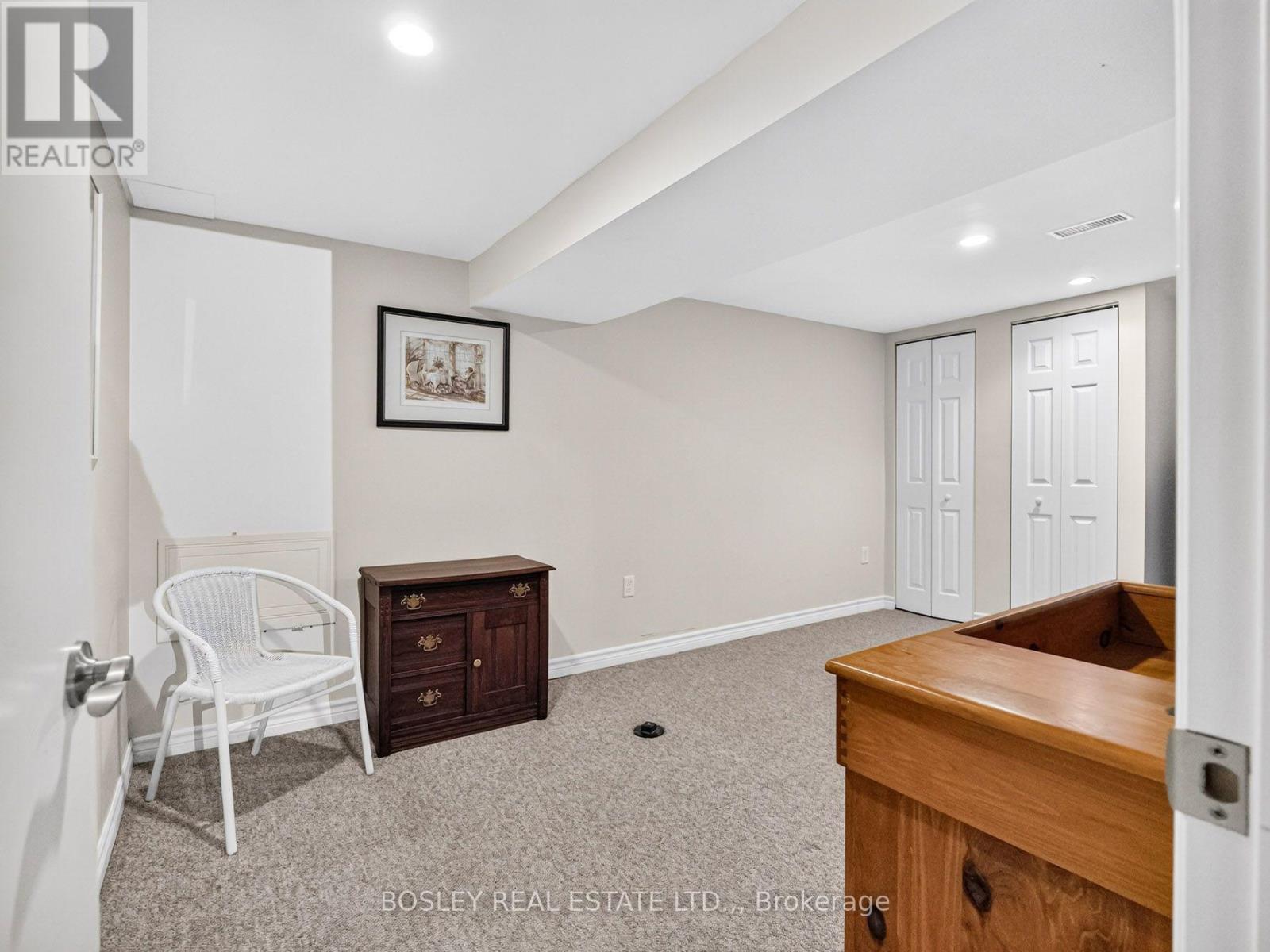 6 SAMUEL COURT - 33