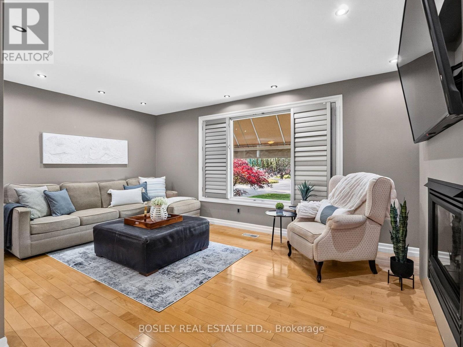 6 SAMUEL COURT - 8