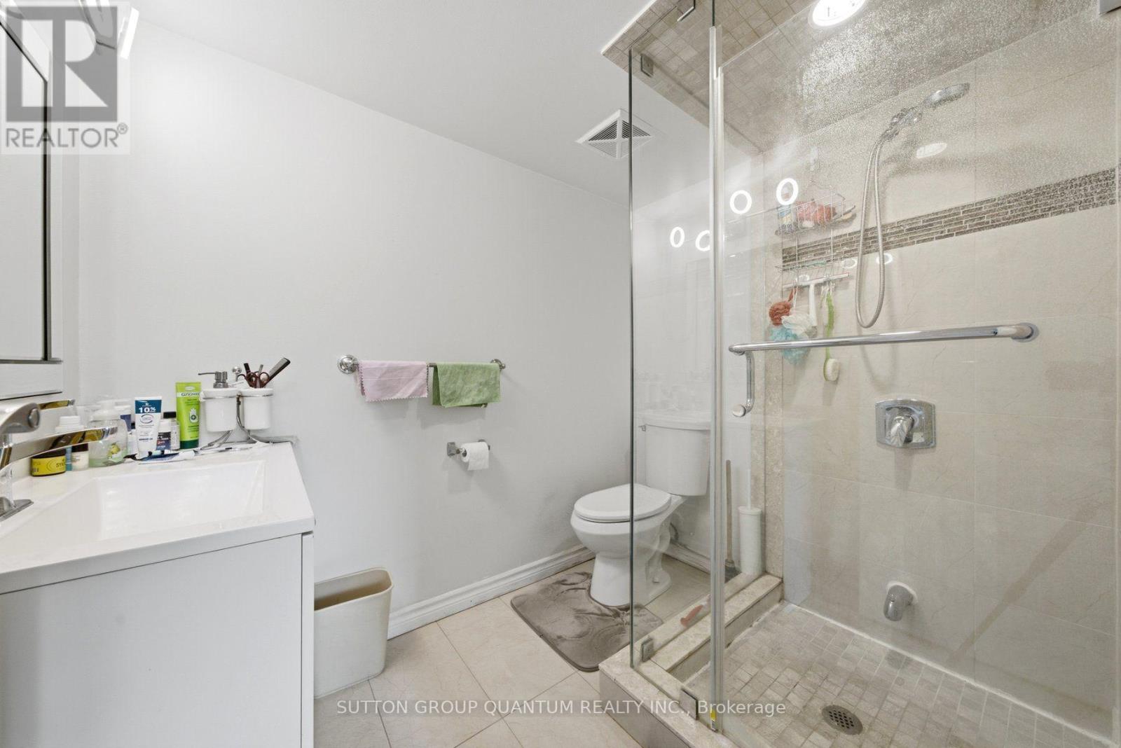 #304 3650 KANEFF CRESCENT - 22