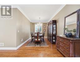 Eating area - 20 Creston Road, Toronto, ON M6A1J1 Photo 13