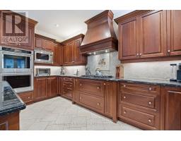 Dining room - 20 Creston Road, Toronto, ON M6A1J1 Photo 20