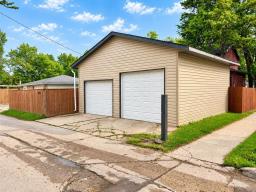 601 Dunrobin Avenue, Winnipeg, MB R2K0V3 Photo 38