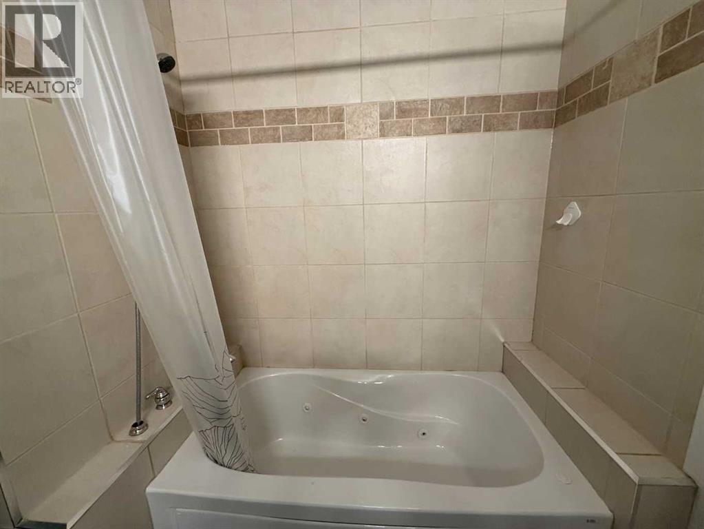 9913 72 Avenue - 12