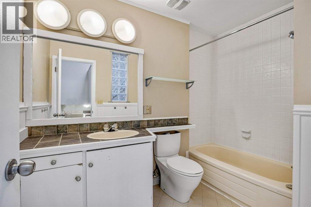 #2 833 5th Street - 11