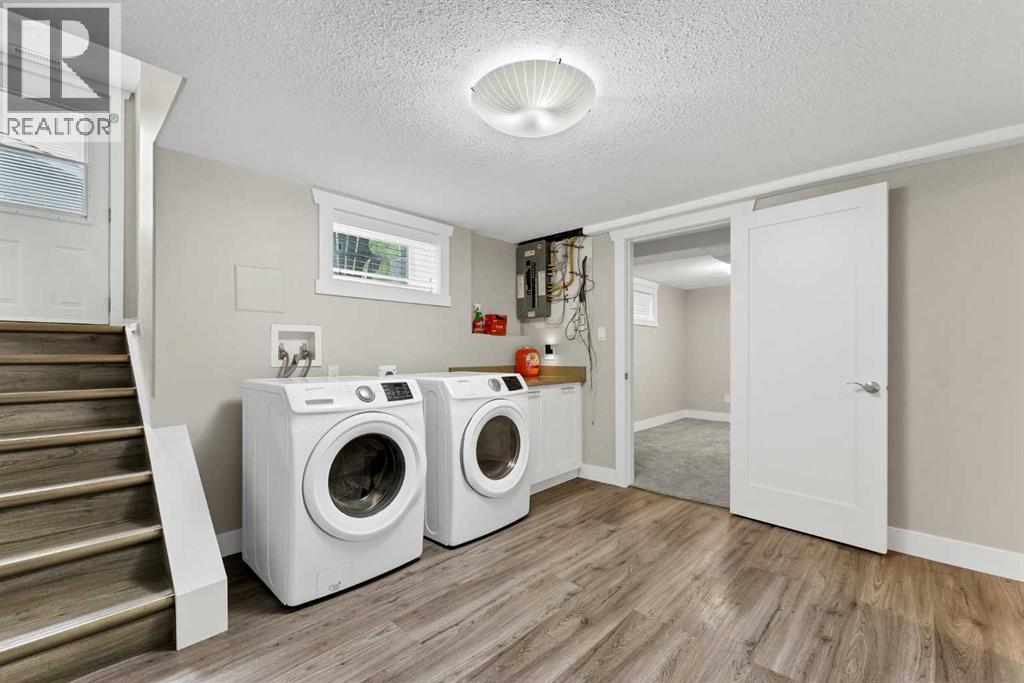 221 9 Street SW - Image 29