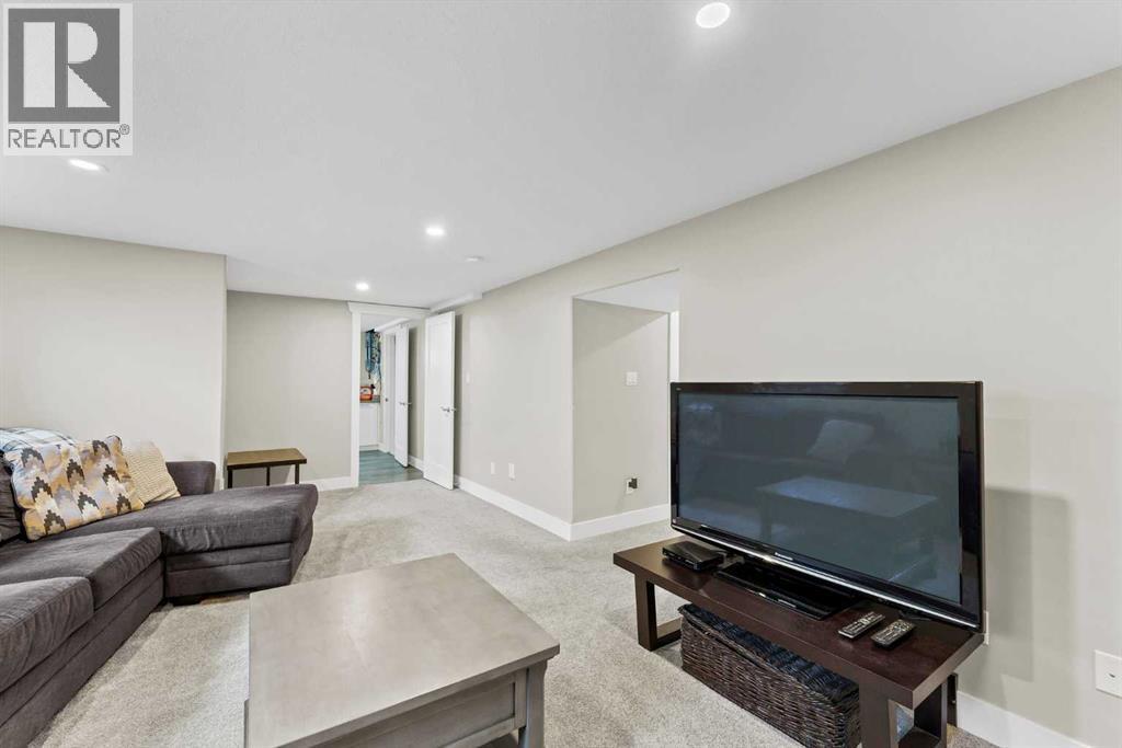 221 9 Street SW - Image 33