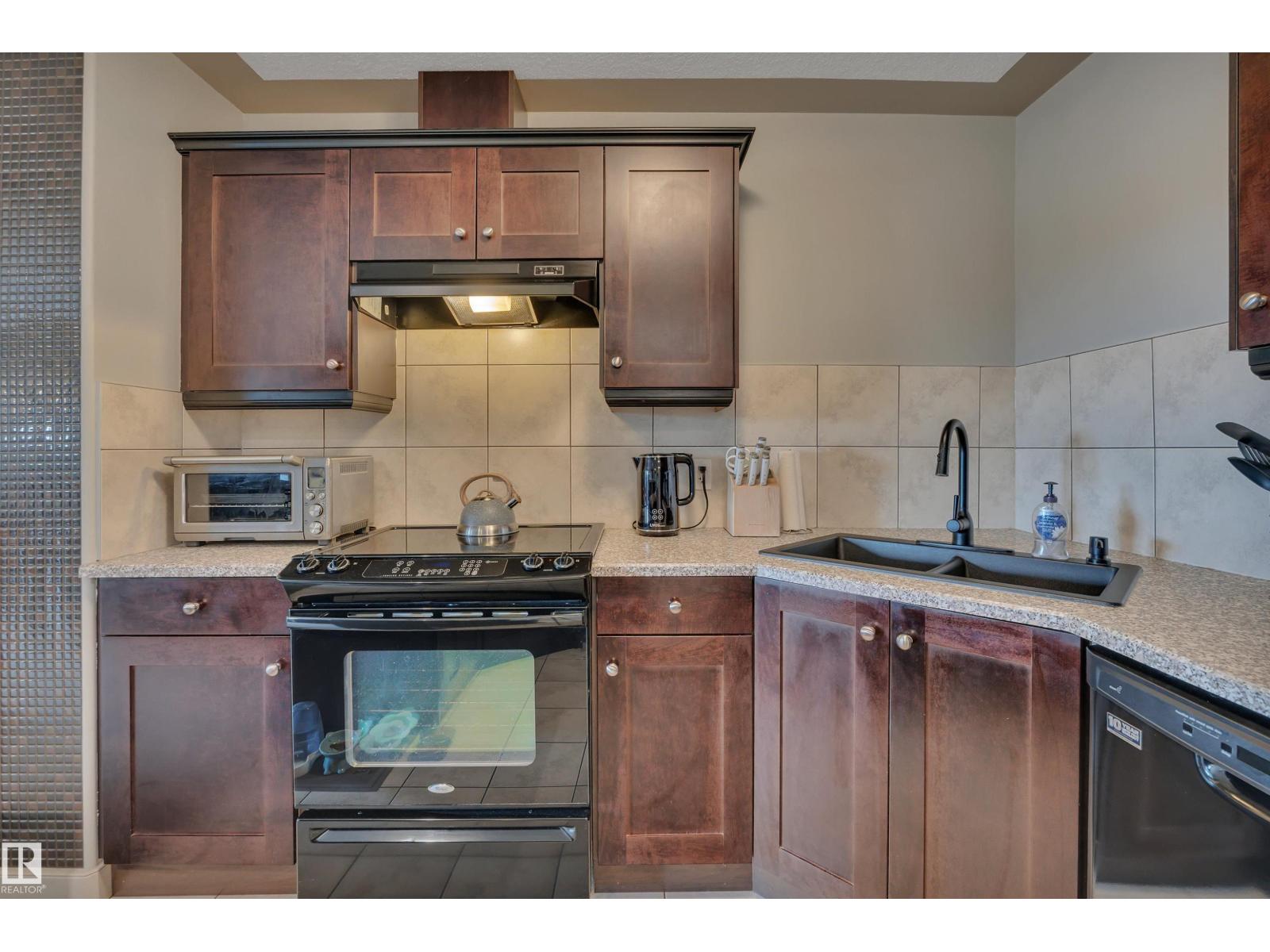 #411 4415 48 ST - 16