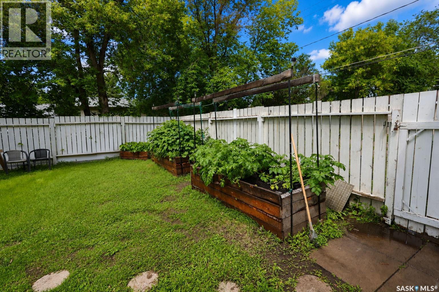 748 5th STREET E - 13