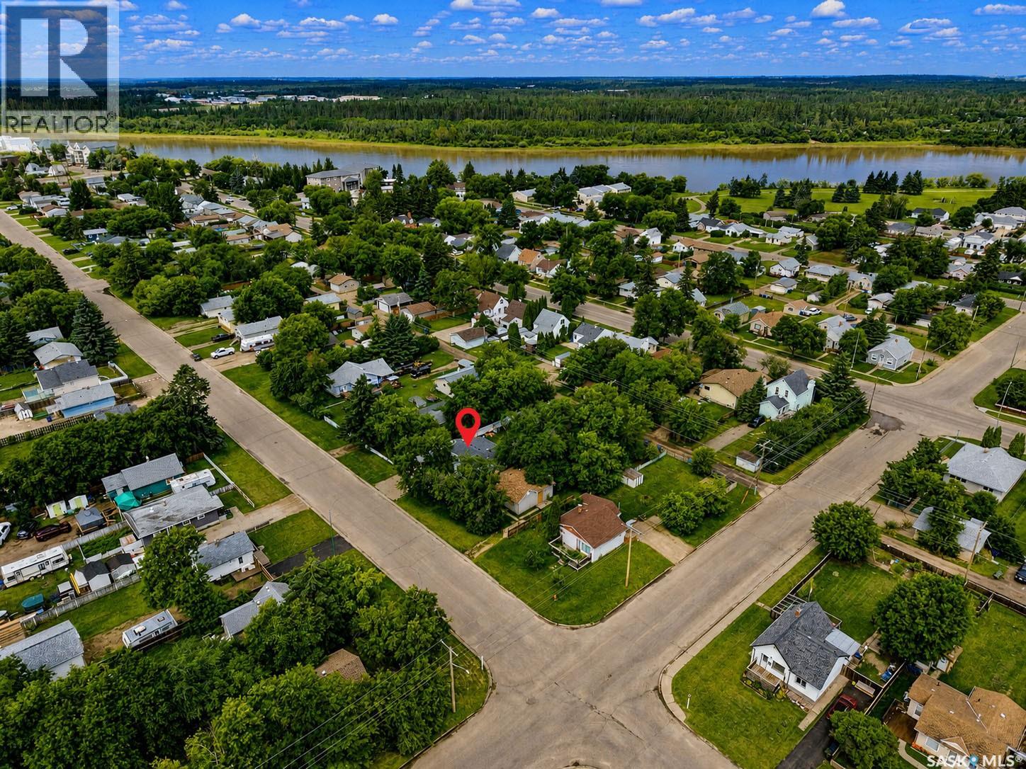 748 5th STREET E - 18