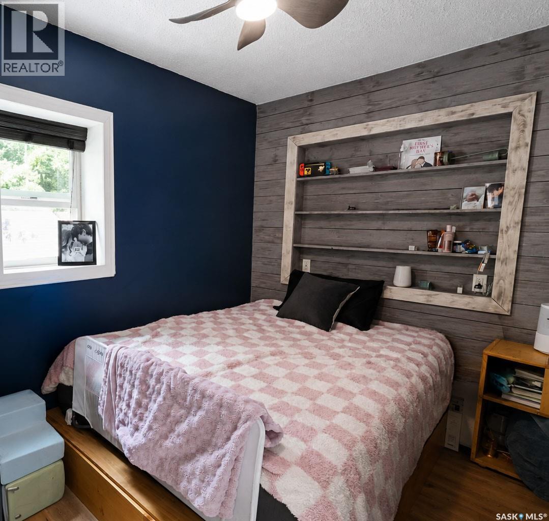 748 5th STREET E - 6