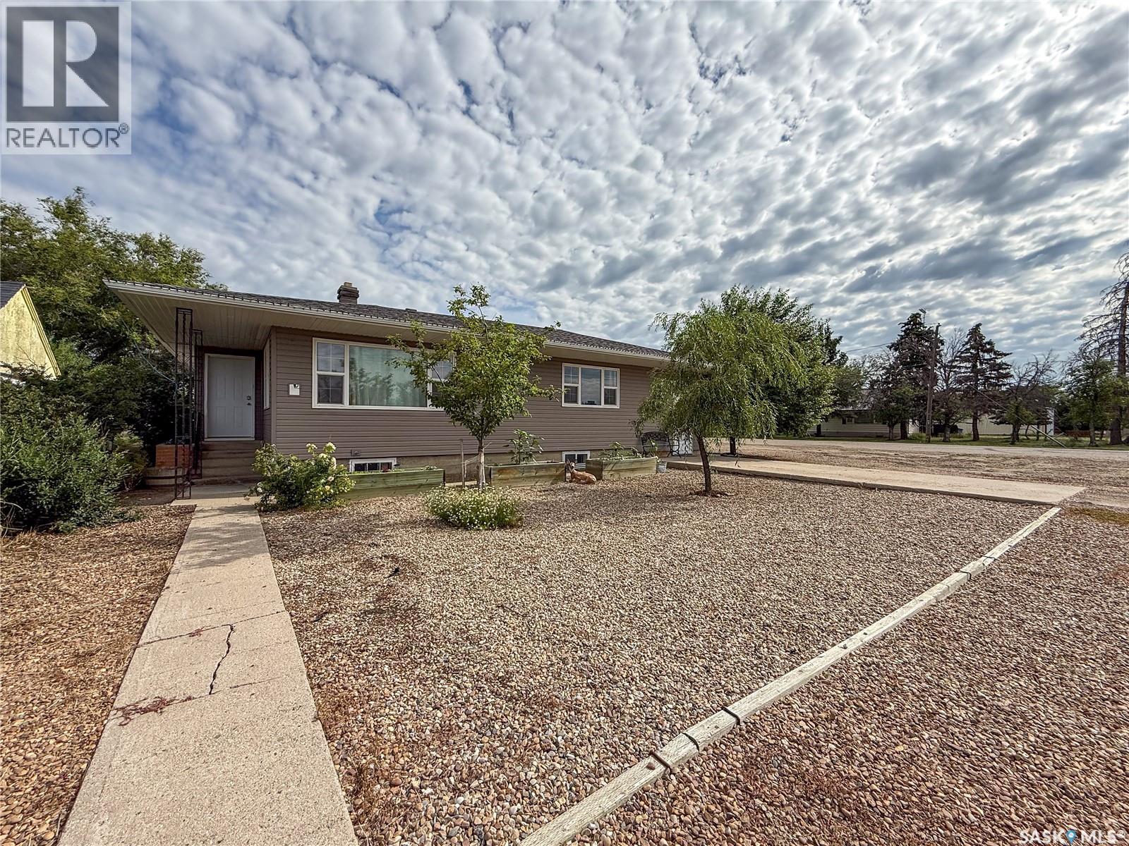223 2nd AVENUE E - Image 41