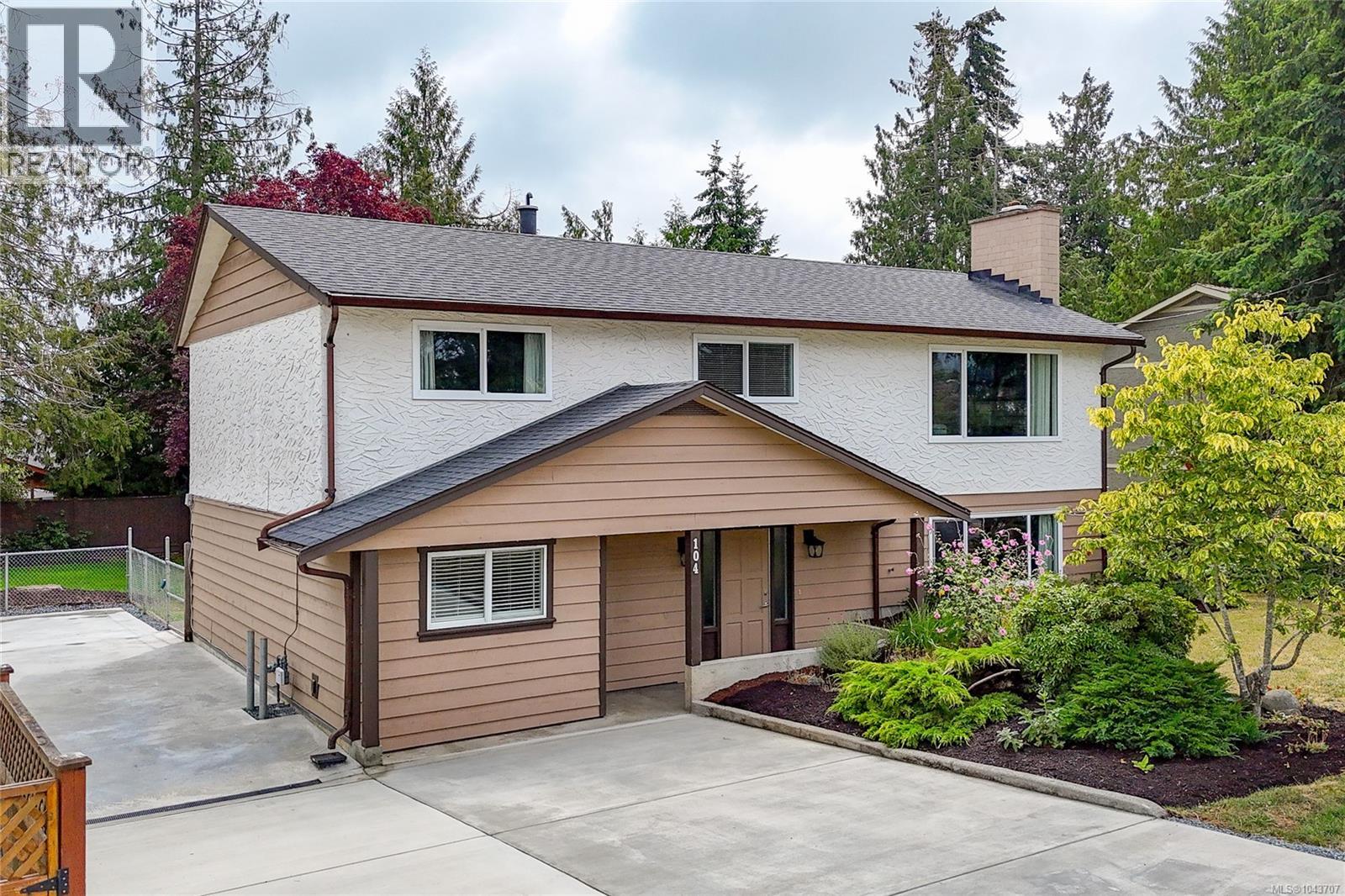 104 Pym St S - 1