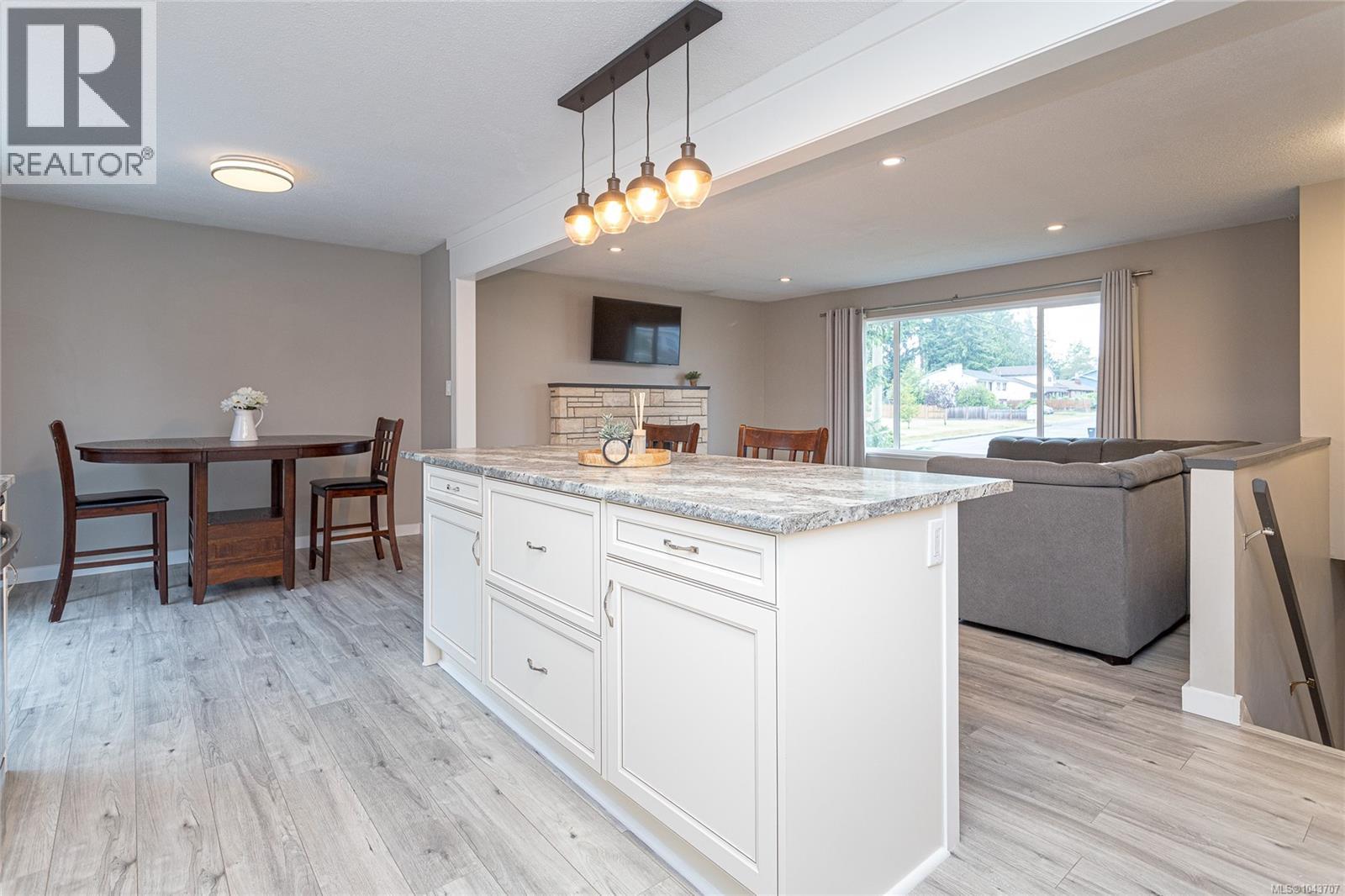 104 Pym St S, Parksville