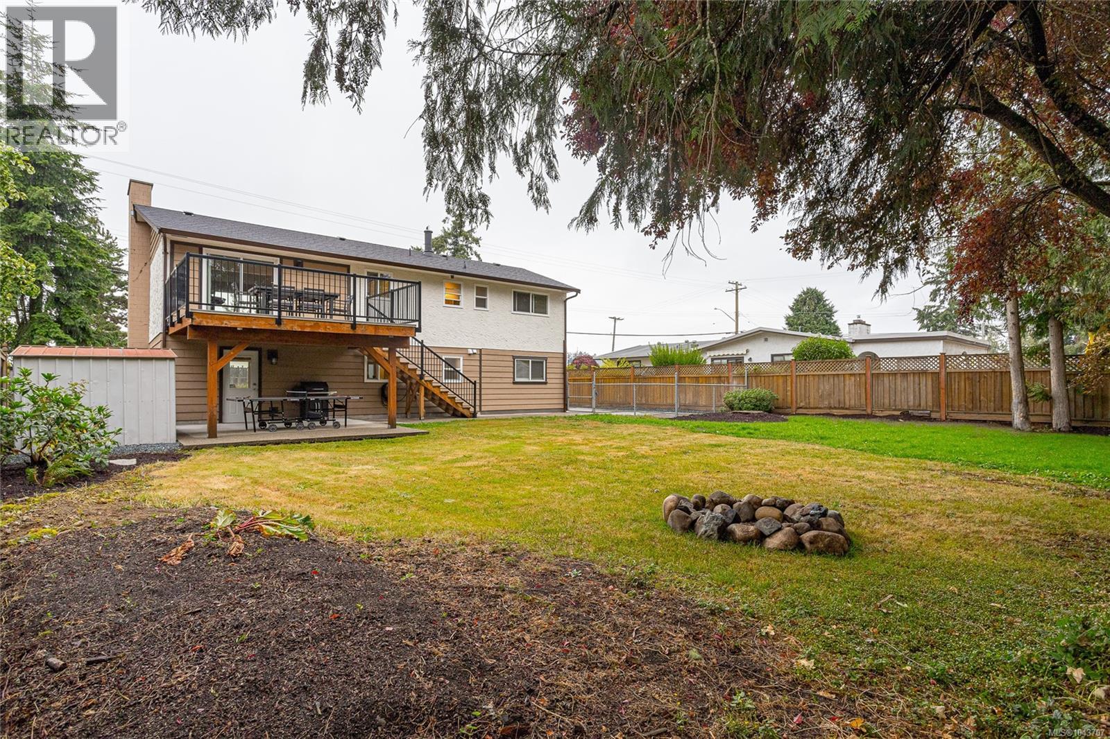 104 Pym St S - 33