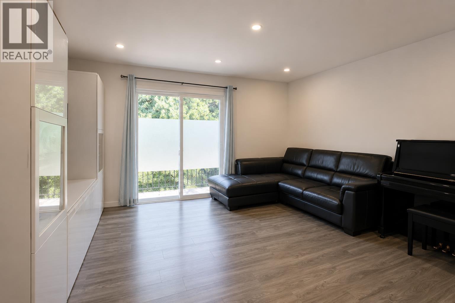 8 Bed, 5 Bath House for Sale in Vancouver – 6833 QUEBEC STREET, Vancouver – MLS# R3143600 - Image 10