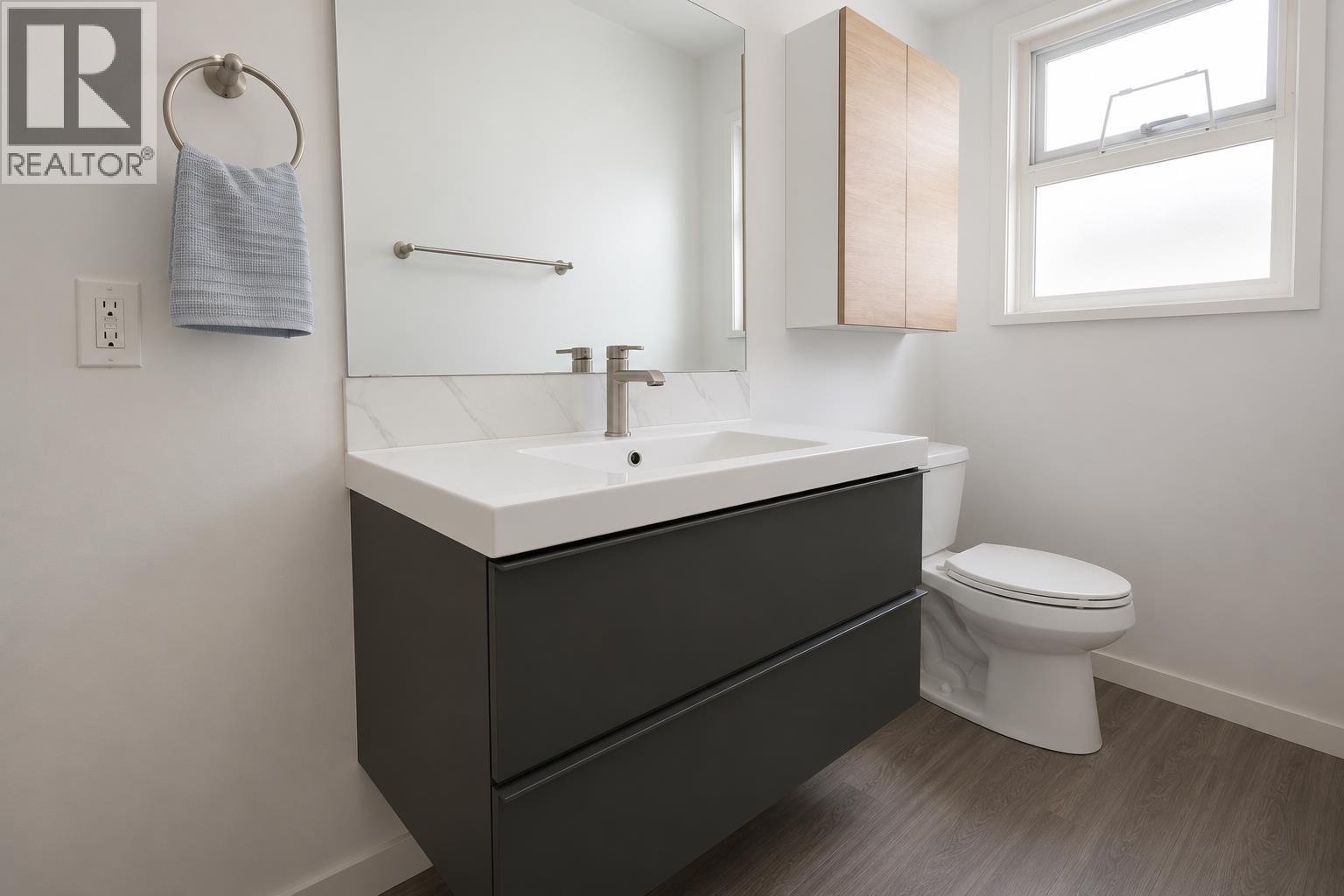 8 Bed, 5 Bath House for Sale in Vancouver – 6833 QUEBEC STREET, Vancouver – MLS# R3143600 - Image 18