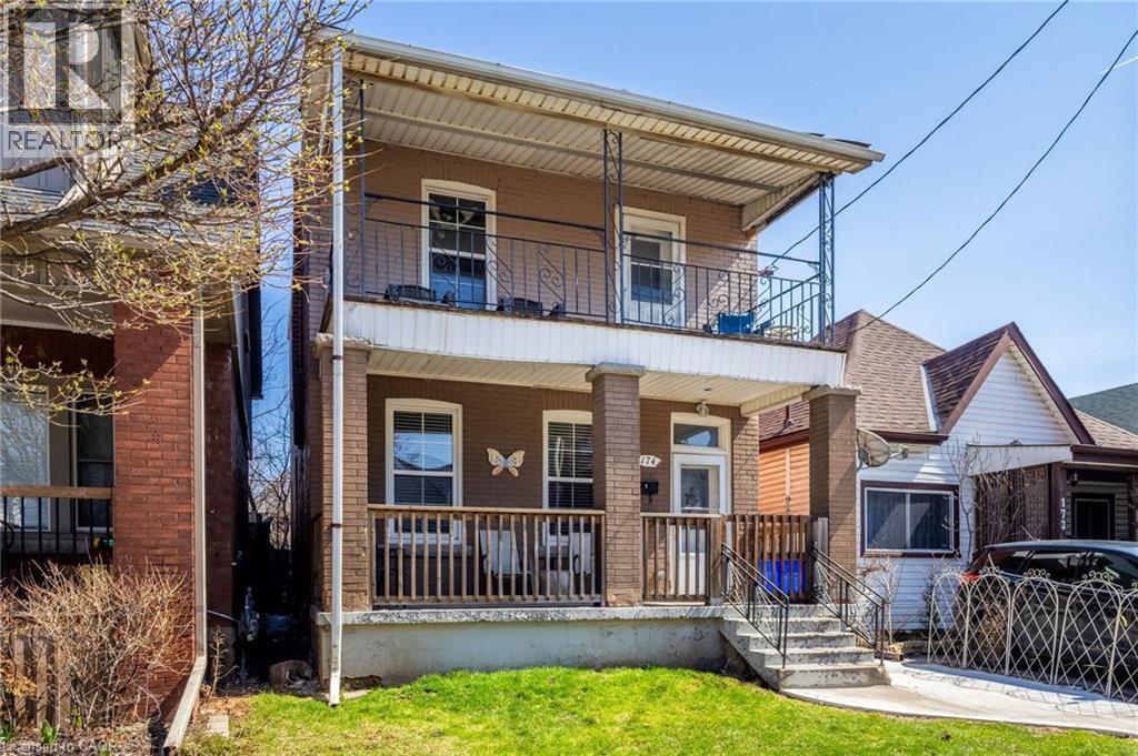 174 ROSSLYN Avenue N - 1