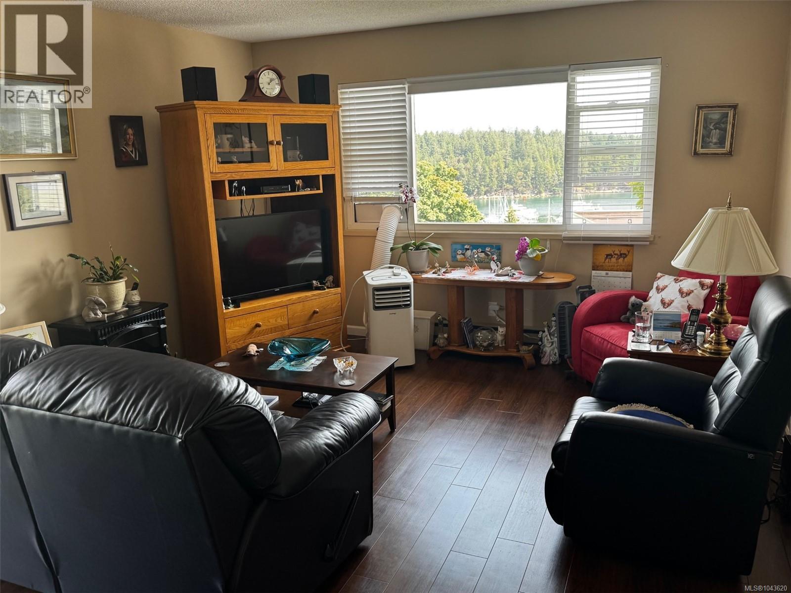 275 Cypress St - 4