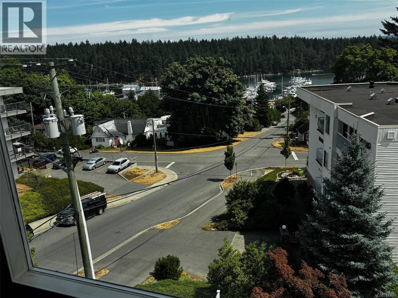 275 Cypress St - 8
