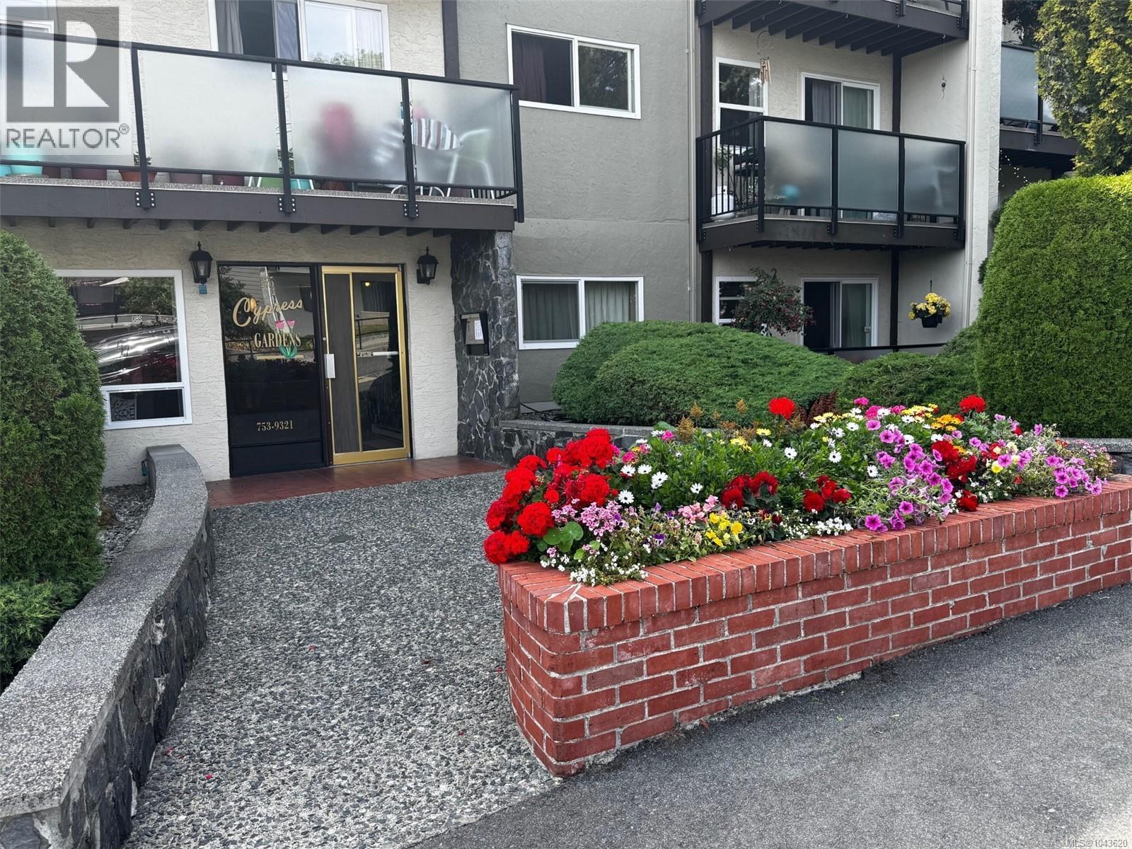 275 Cypress St - 3