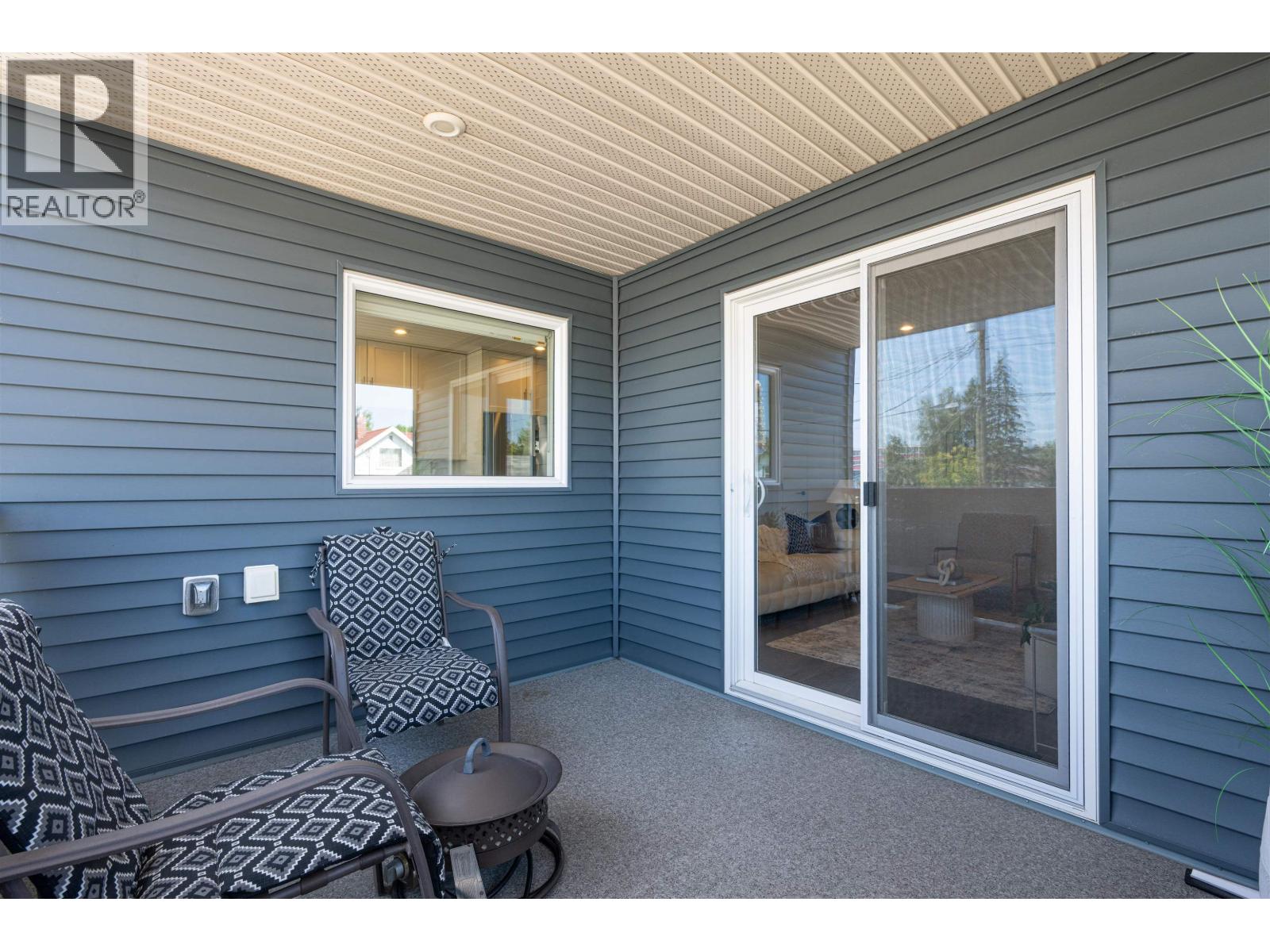 1740 5TH AVENUE - 32