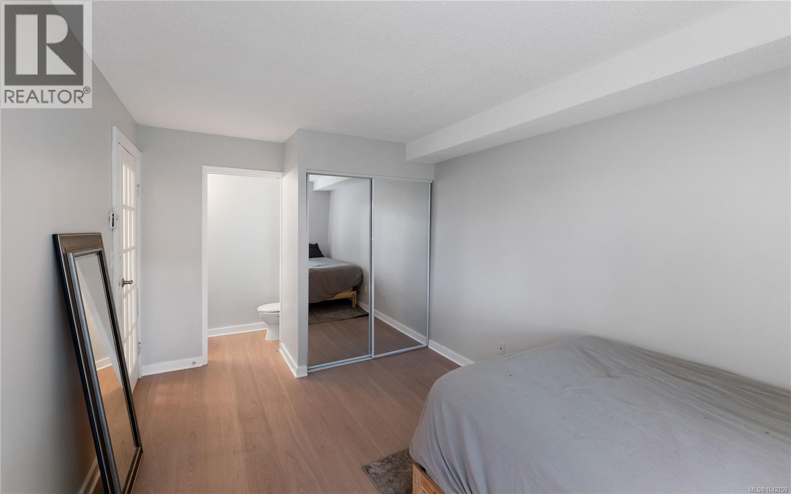 #105 2520 Wark St - 10