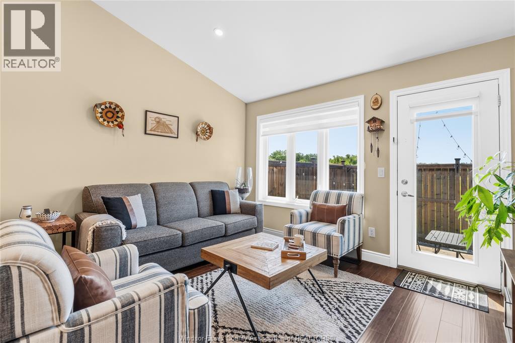 3556 HALLEE CRESCENT - 24