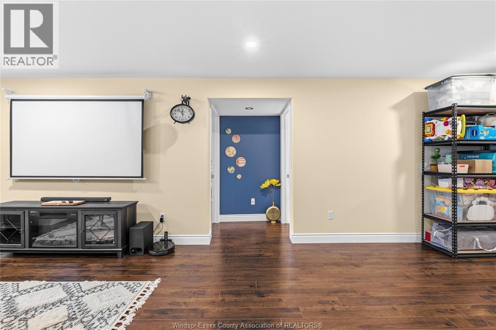 3556 HALLEE CRESCENT - 36