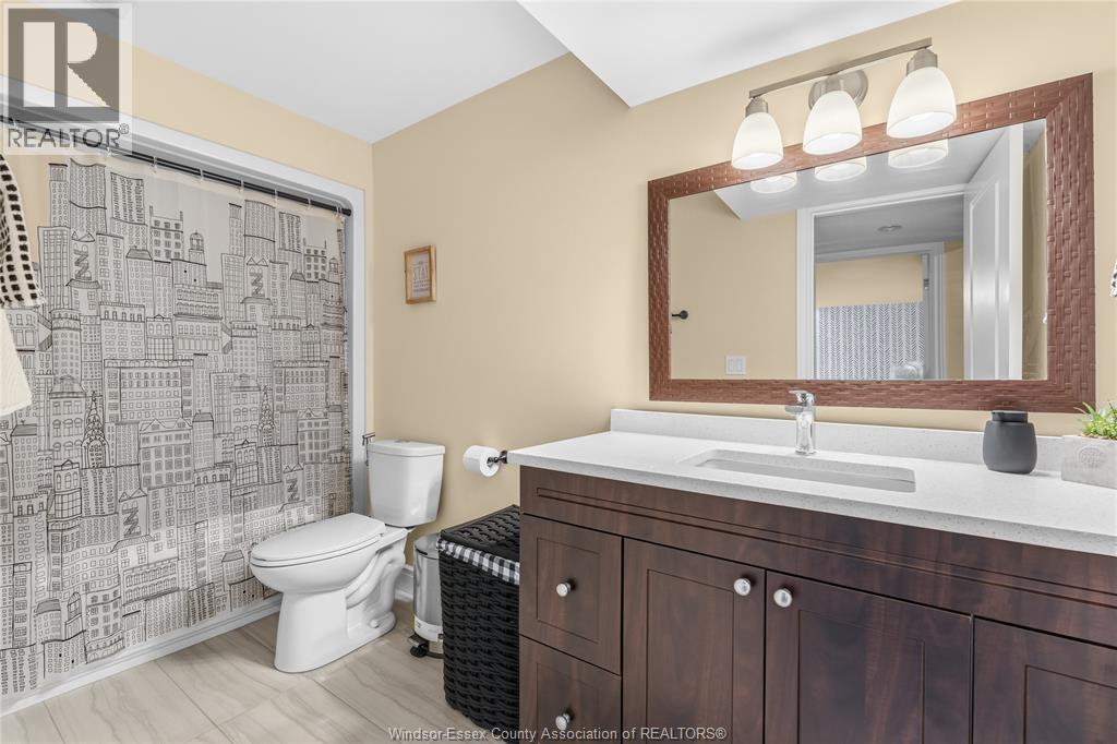 3556 HALLEE CRESCENT - 40