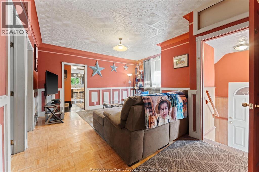 759 GLENGARRY AVENUE - 15