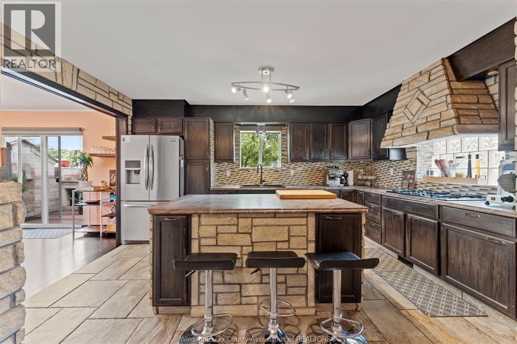 759 GLENGARRY AVENUE - 22