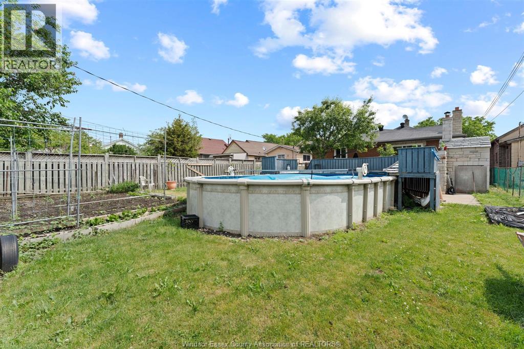 759 GLENGARRY AVENUE - 40