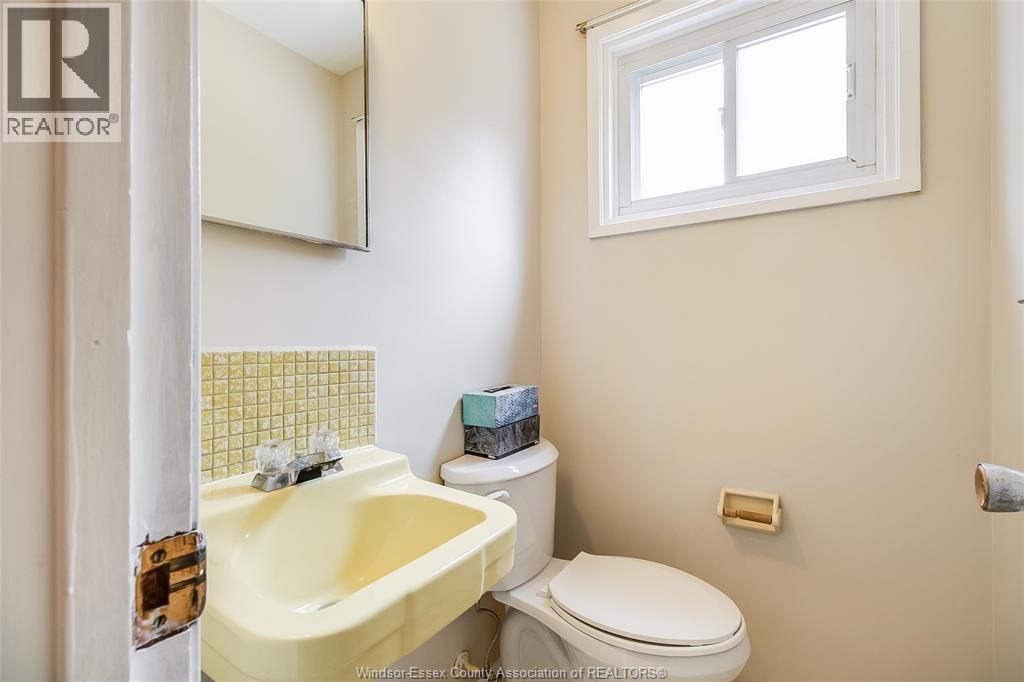 4065 WHITNEY - 22