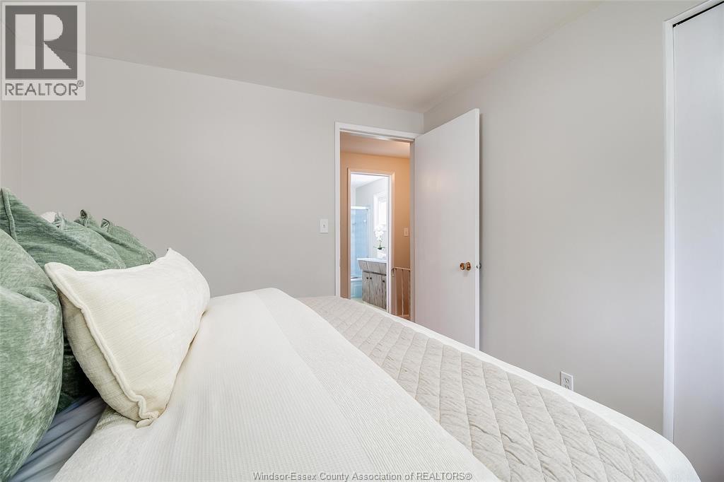 4065 WHITNEY - 27