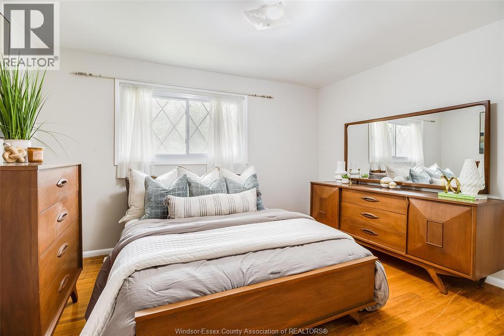 4065 WHITNEY - 31