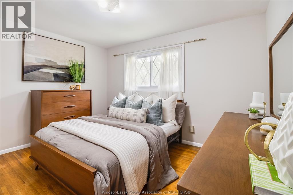 4065 WHITNEY - 32