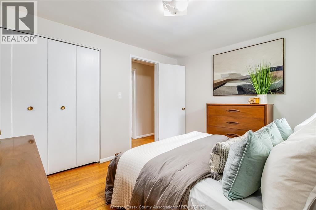 4065 WHITNEY - 33