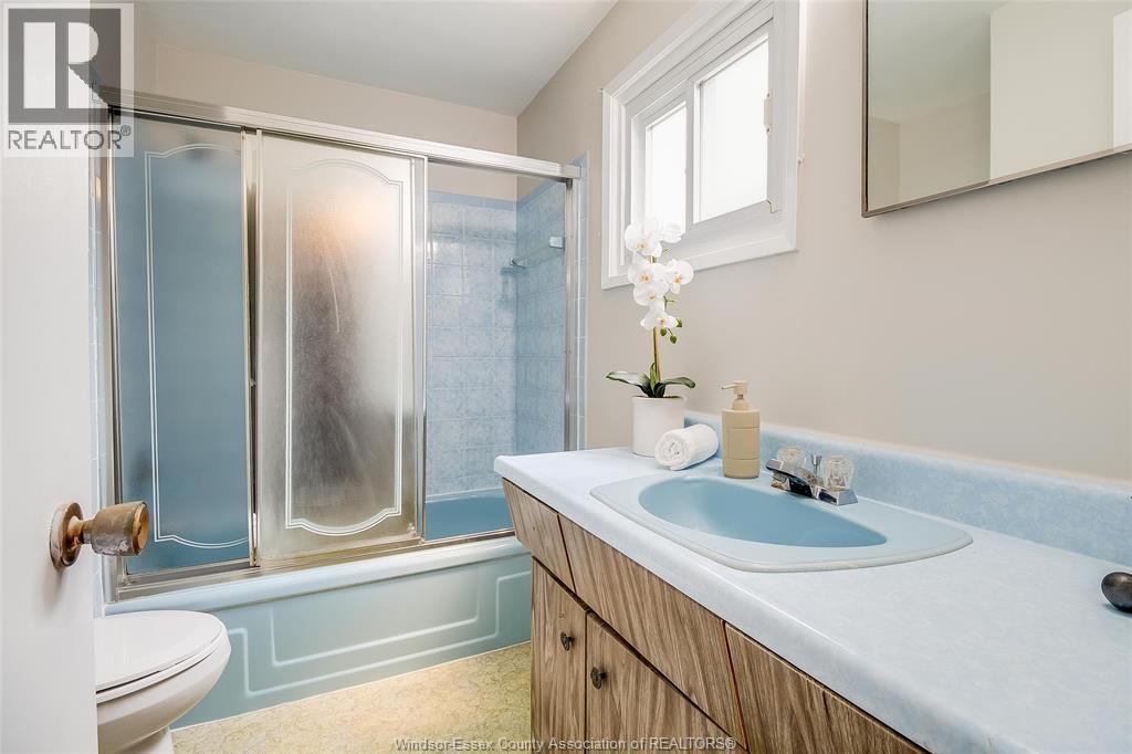 4065 WHITNEY - 36