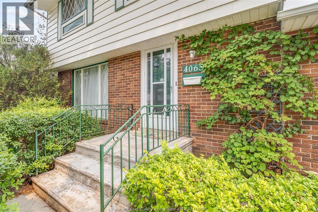 4065 WHITNEY - 7