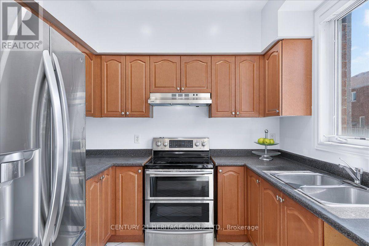 19 REYNOLDS AVENUE - 12