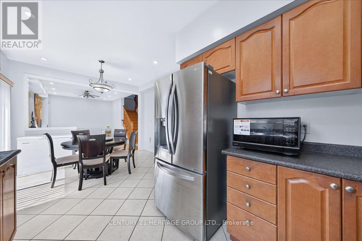 19 REYNOLDS AVENUE - 13