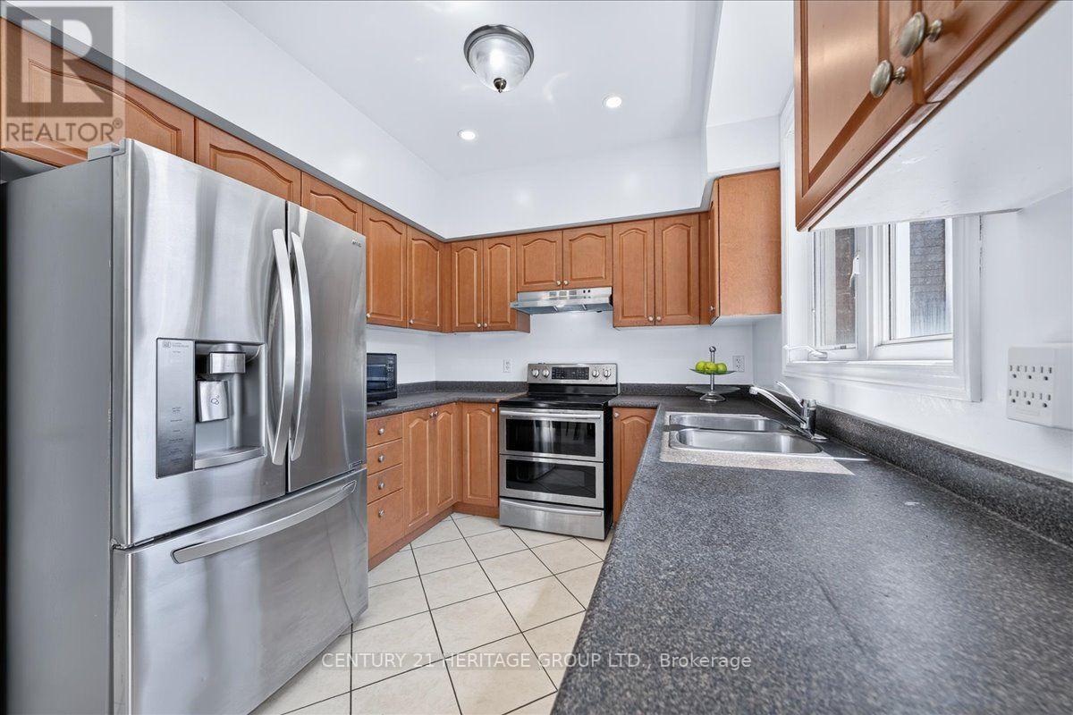 19 REYNOLDS AVENUE - 11