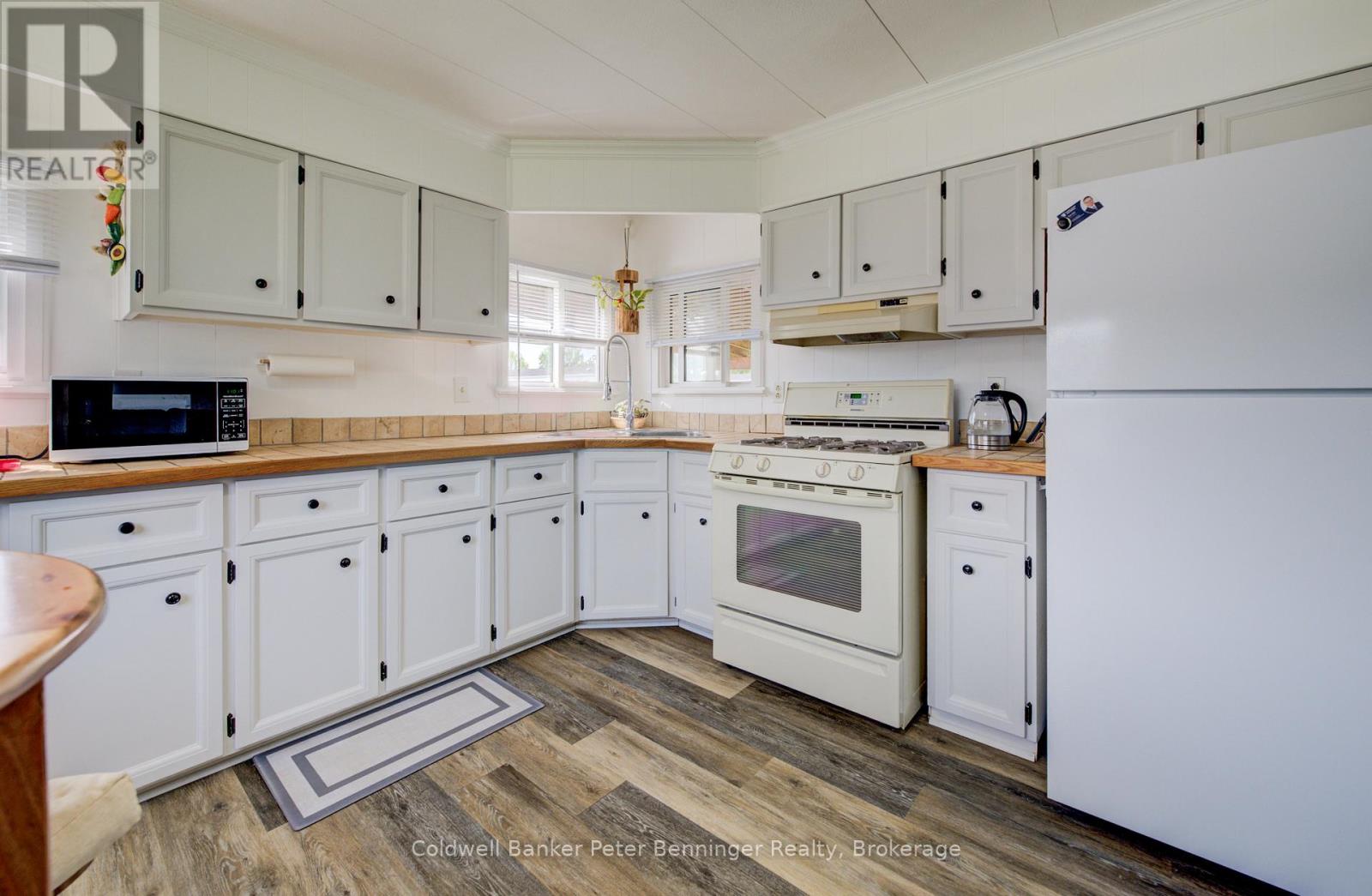 33 DOVE ROAD - 13