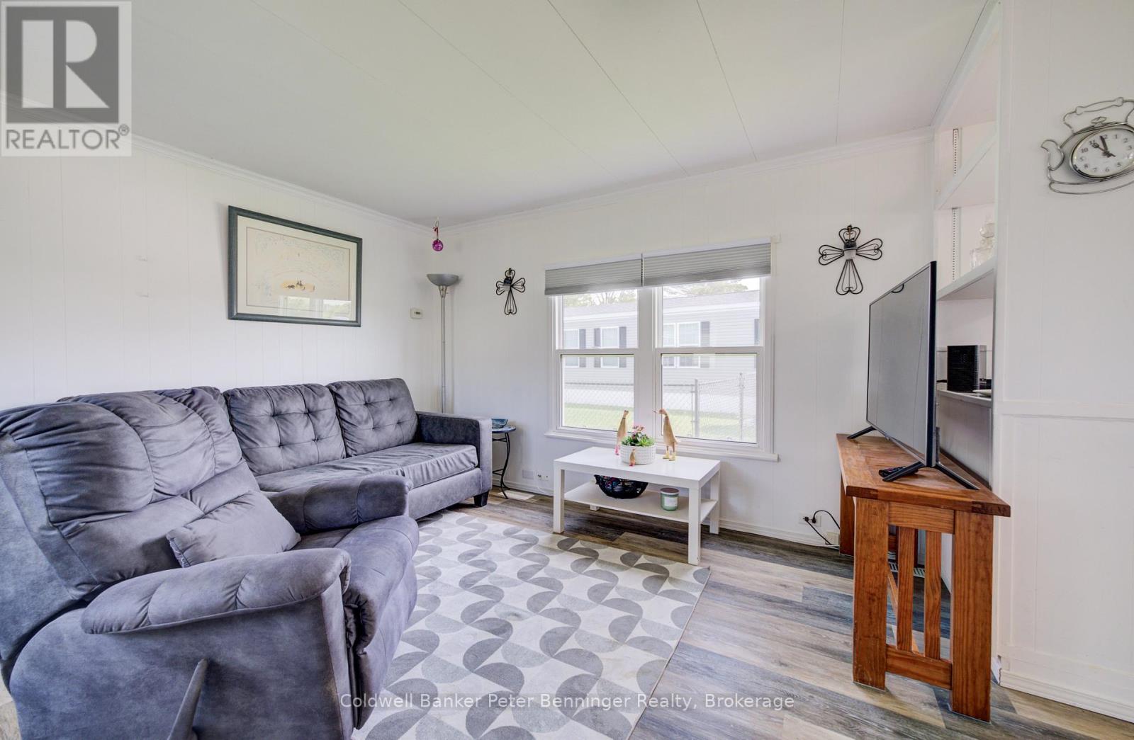 33 DOVE ROAD - 17