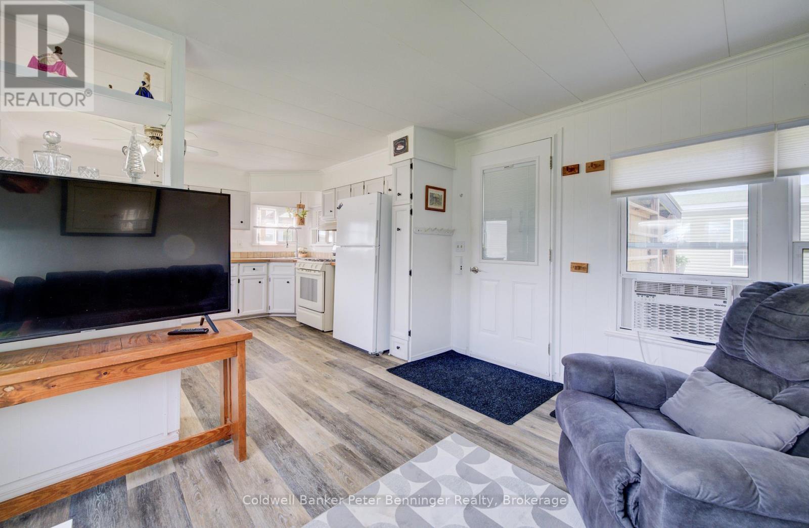 33 DOVE ROAD - 19