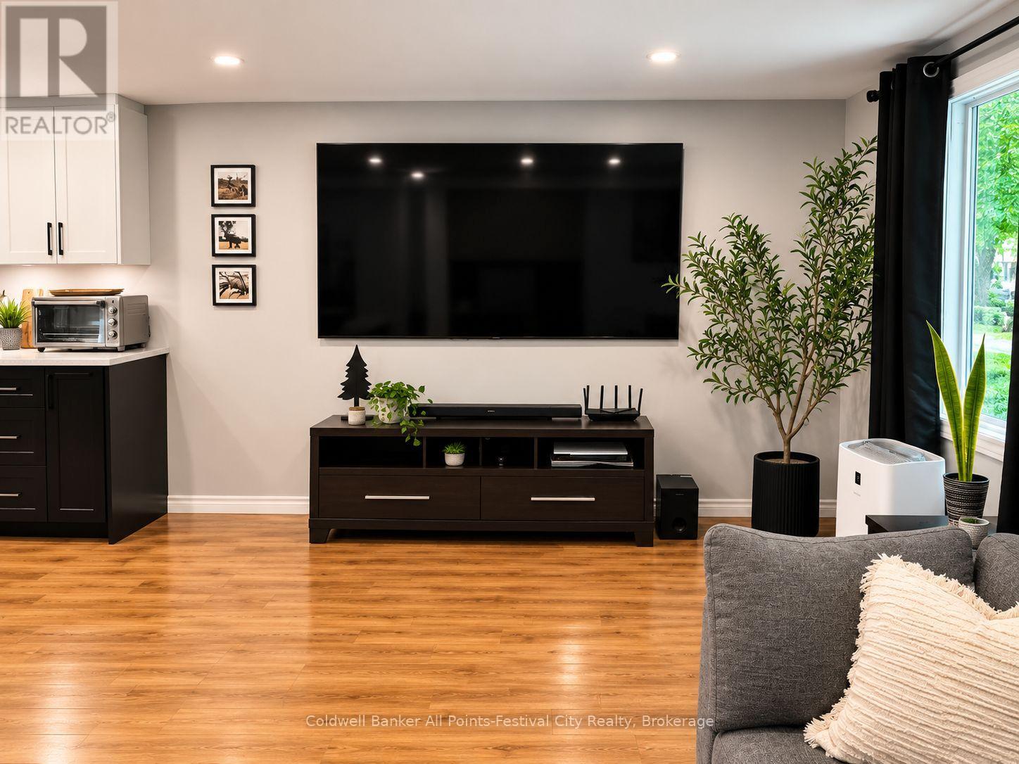 219 ST. DAVID STREET - Image 4