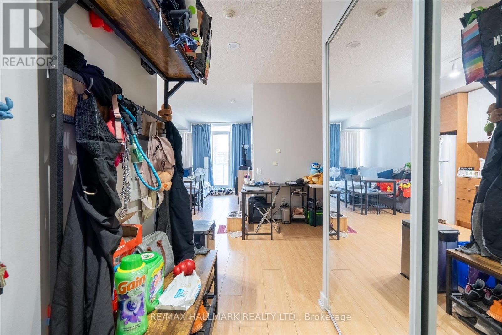 #2110 121 MCMAHON DRIVE - Image 8