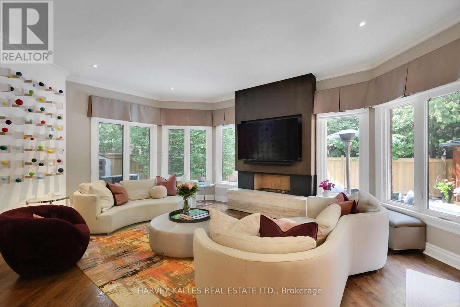 254 YONGE BOULEVARD - Image 11