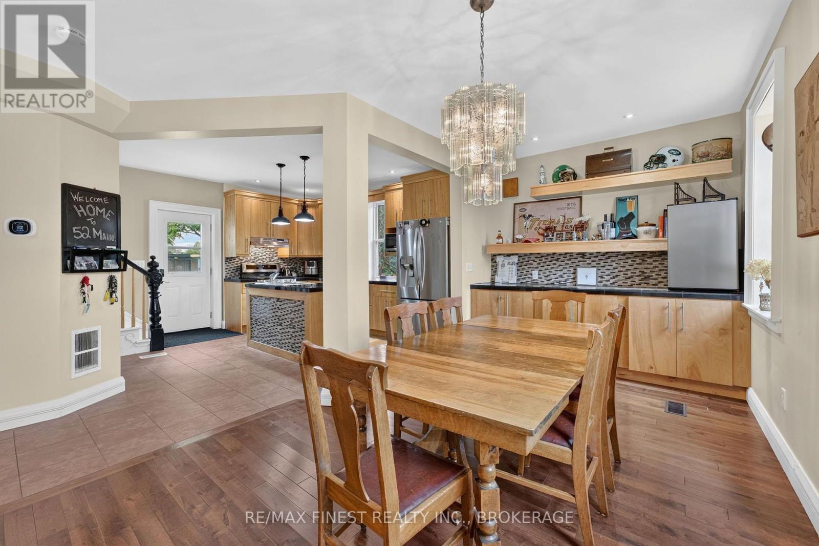 52 MAIN STREET - Image 10